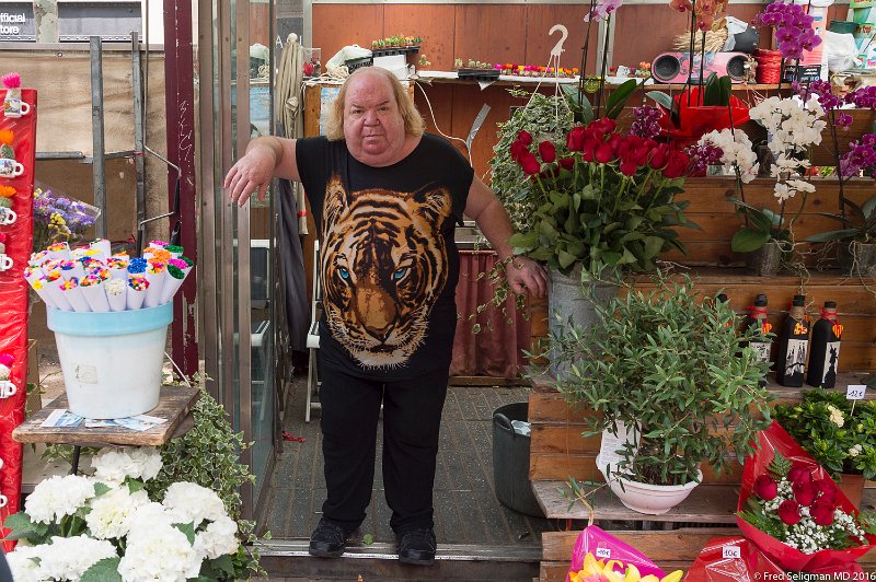 20160528_150120 D4S.jpg - Flower vendor on La Rambla, Barcelona